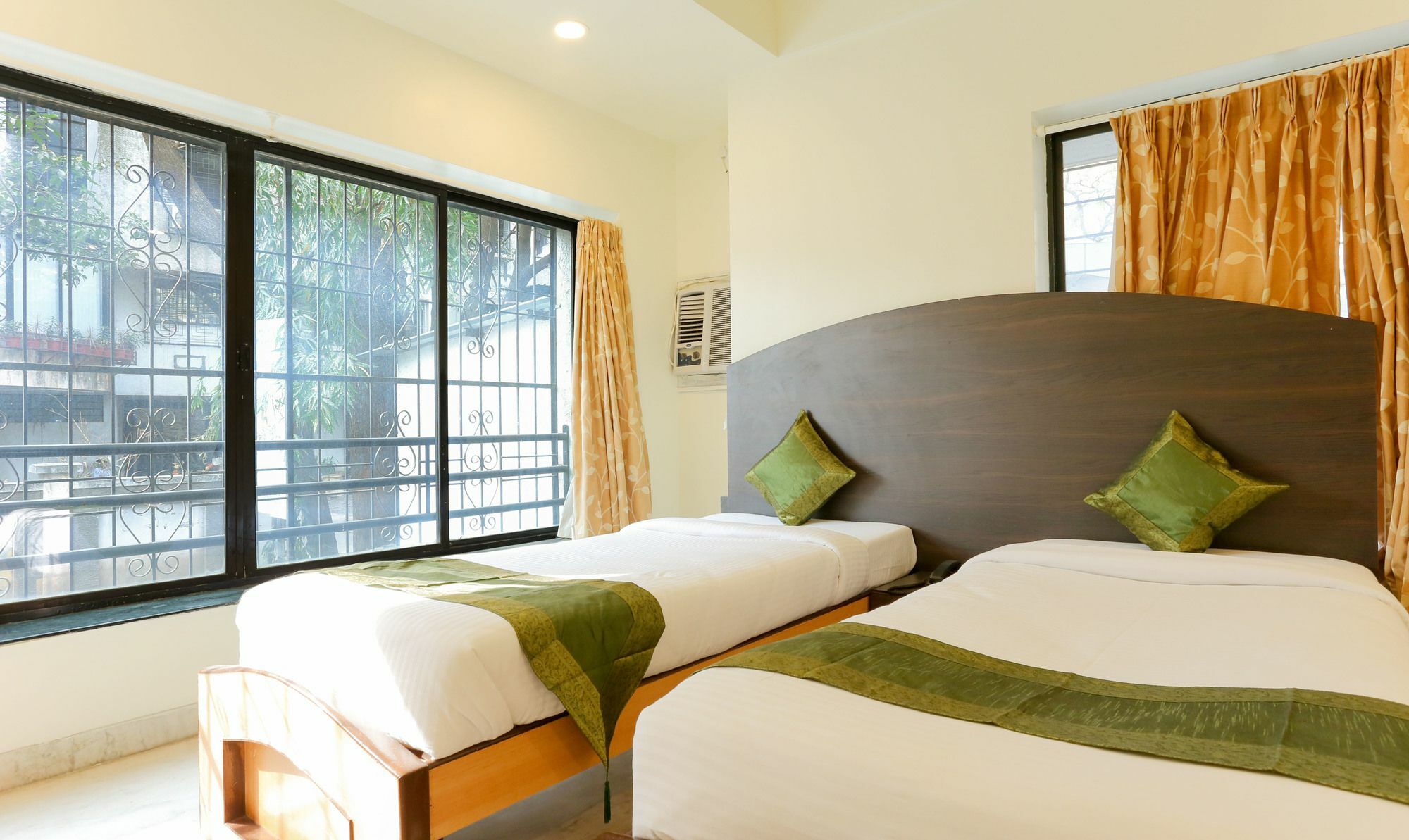 Itsy Hotels Hill View Ex Pune Exterior photo