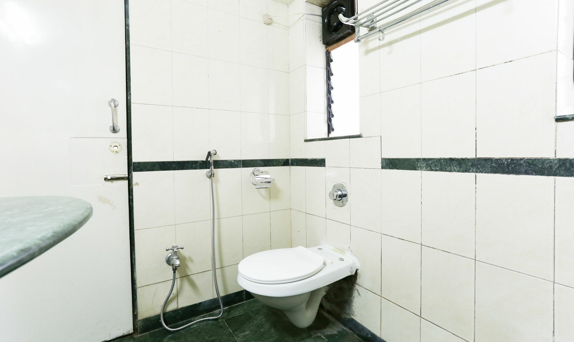 Itsy Hotels Hill View Ex Pune Exterior photo
