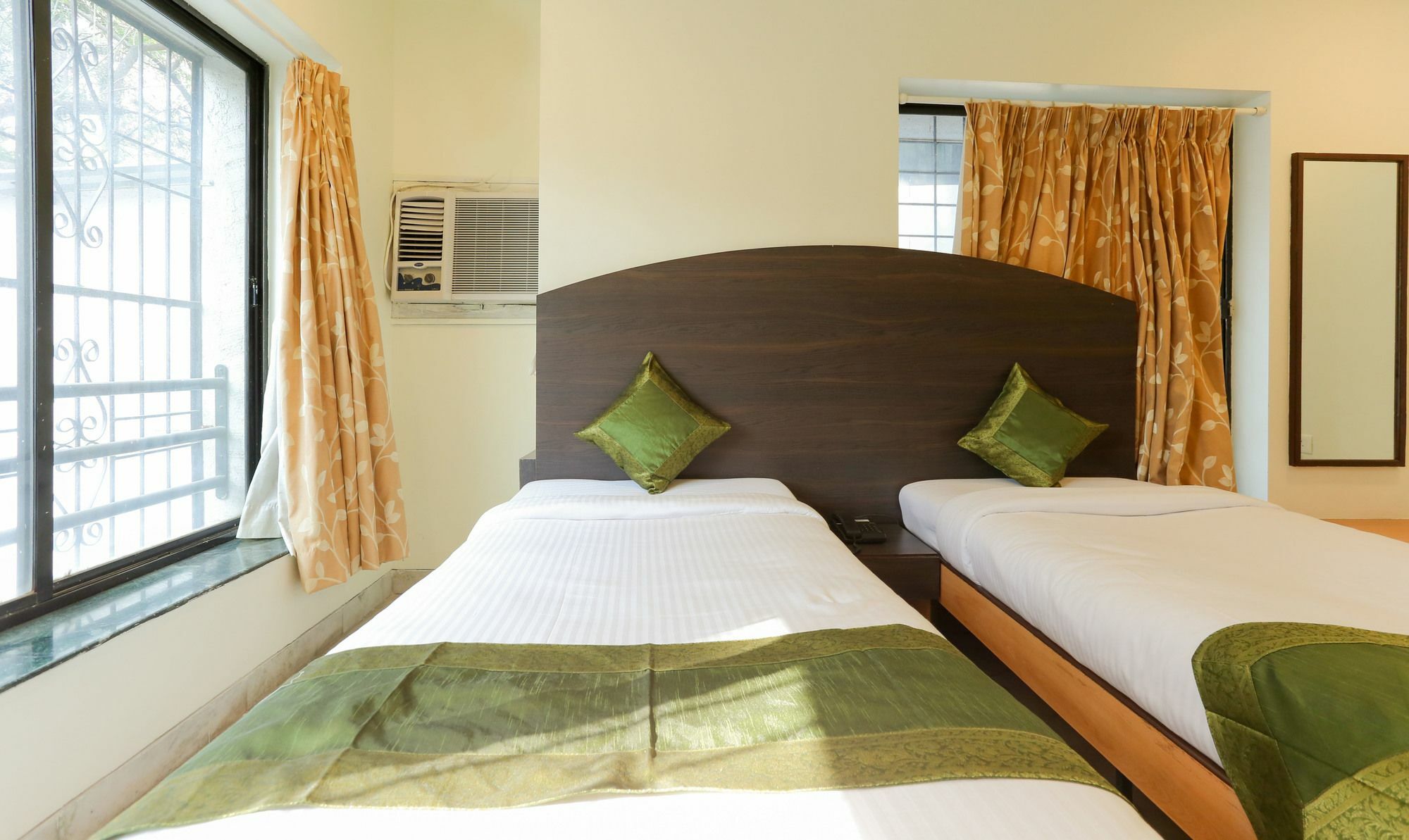 Itsy Hotels Hill View Ex Pune Exterior photo