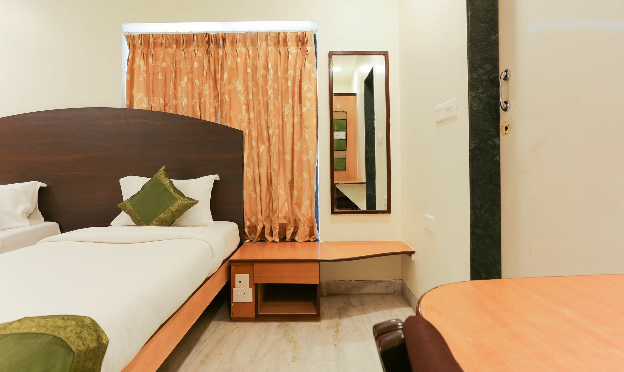 Itsy Hotels Hill View Ex Pune Exterior photo