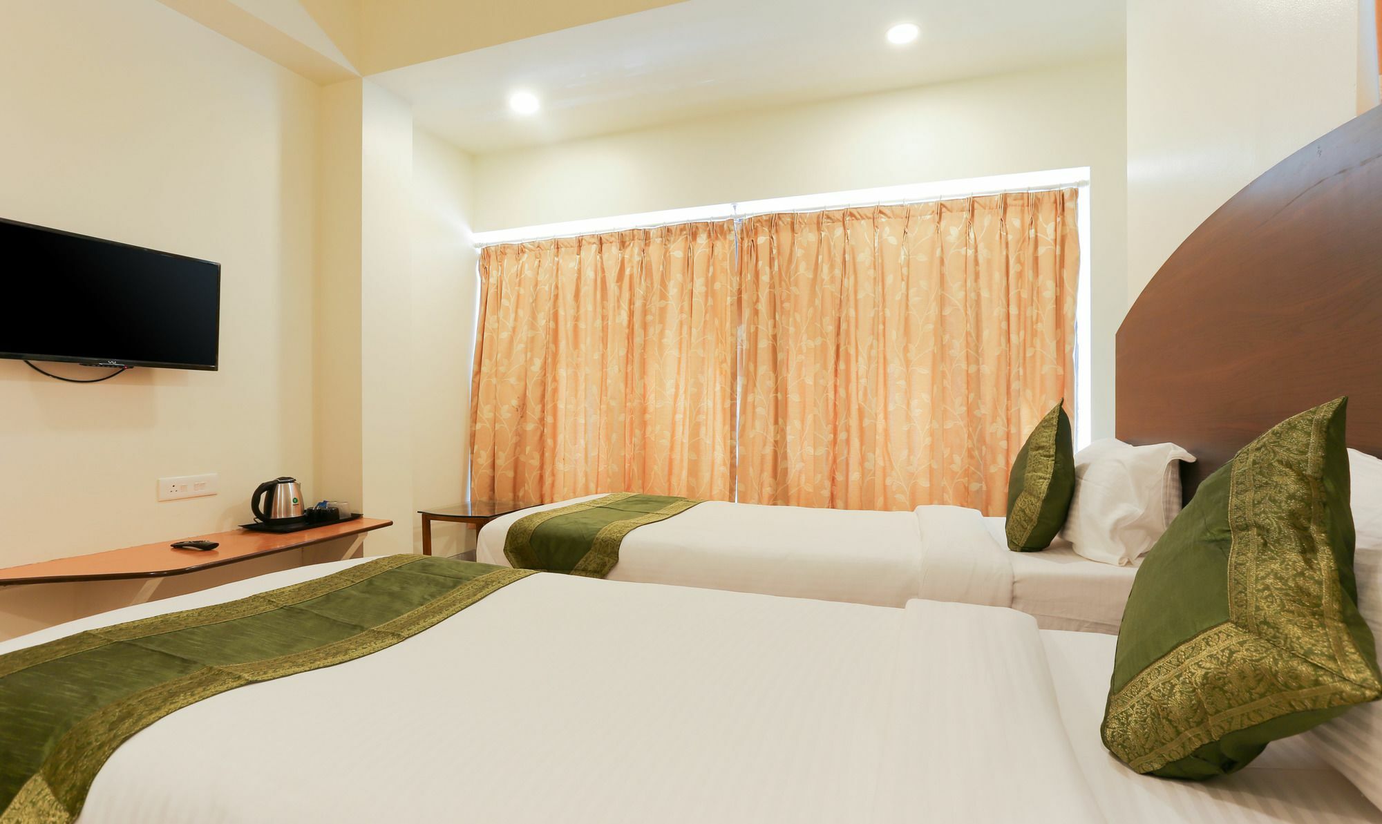 Itsy Hotels Hill View Ex Pune Exterior photo